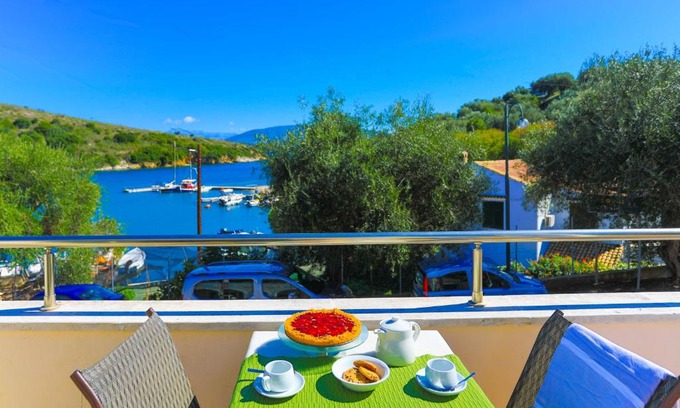 Agios Stefanos Apartment | Theophilos Ena