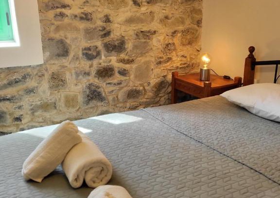 Platres House | ThePlatres.Nest