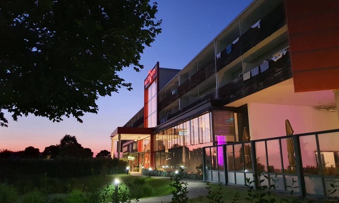 Lutzmannsburg Hotel | Thermenhotel All In Red