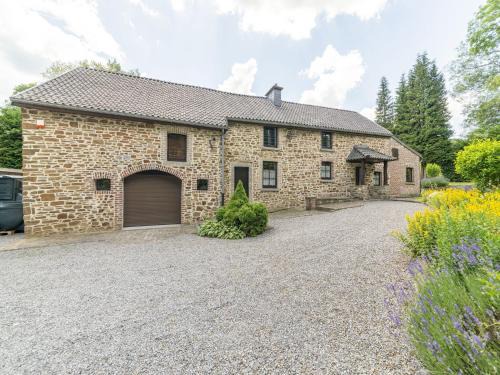 Theux House | Theux Farmhouse with Garden