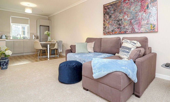 Helensburgh Apartment | This apartment is a 1 bedroom(s), 1 bathrooms, located in Argyll and Bute Council, Scotland.
