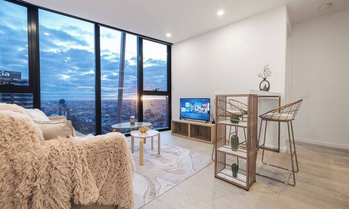 Carlton South Apartment | This apartment is a 2 bedroom(s), 1 bathrooms, located in Melbourne, VIC.