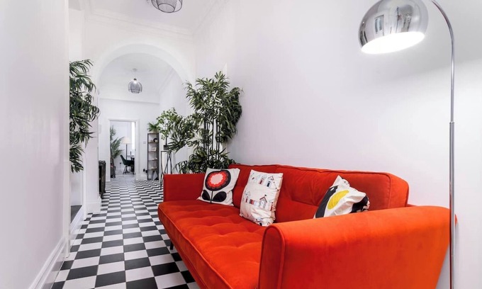 West Cliff Apartment | This apartment is a 3 bedroom(s), 2 bathrooms, located in North Yorkshire, England.