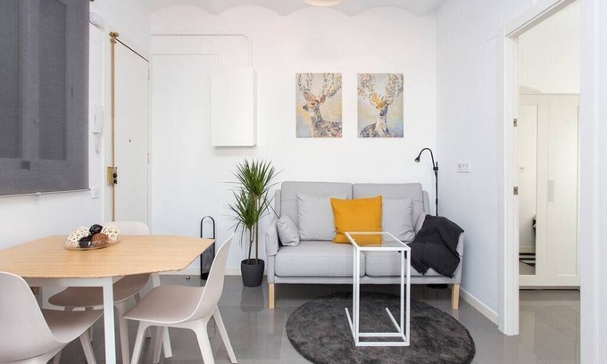 La Bordeta Apartment | This apartment is a 2 bedroom(s), 1 bathrooms, located in Barcelona, Catalunya.