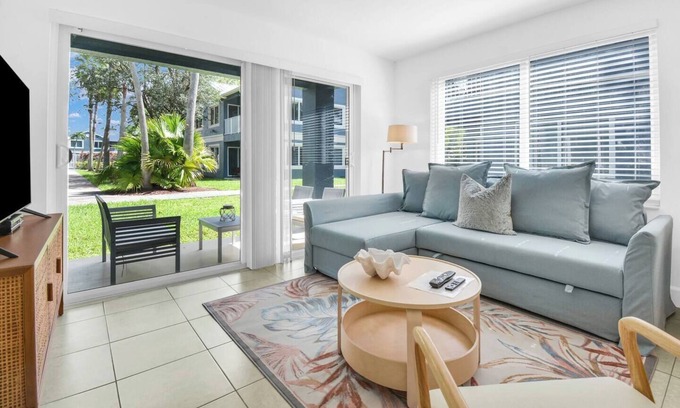 Boca Raton Apartment | This apartment is a 2 bedroom(s), 2 bathrooms, located in Boca Raton, FL.