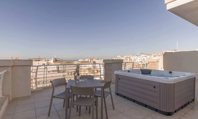 Ta' Pennellu Apartment | This apartment is a 2 bedroom(s), 2 bathrooms, located in Il-Mellieħa, null.