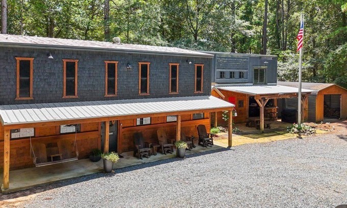 Montezuma House | This barn is a 2 bedroom(s), 2 bathrooms, located in Montezuma, GA.