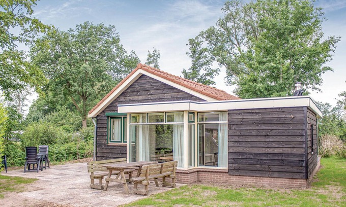 Ruurlo House | This beautifully furnished vacation home in Ruurlo is located in a small vacation park, beautifully