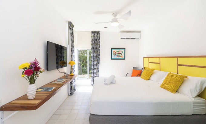 Boca Corona Apartment | This bright and airy suite is perfect for couples or solo travelers