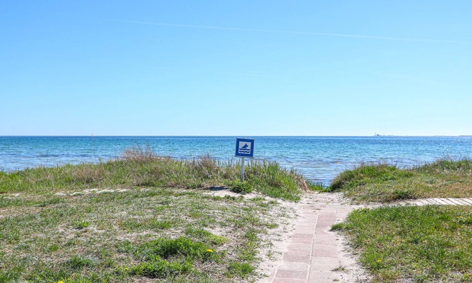 Hagaby House | This bright and modern cottage is located near the sea, 200 meters from the sandy beach.