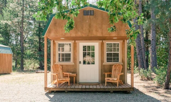 Cave Junction Cabin | This cabin is located in a campground/RV Park