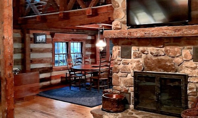 Pigeon Forge Cabin | This historic cabin is nestled in the woods only minutes from town. Privacy!