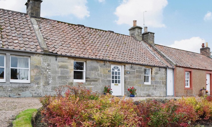 Ceres Cottage | This holiday property makes for a great romantic getaway.
