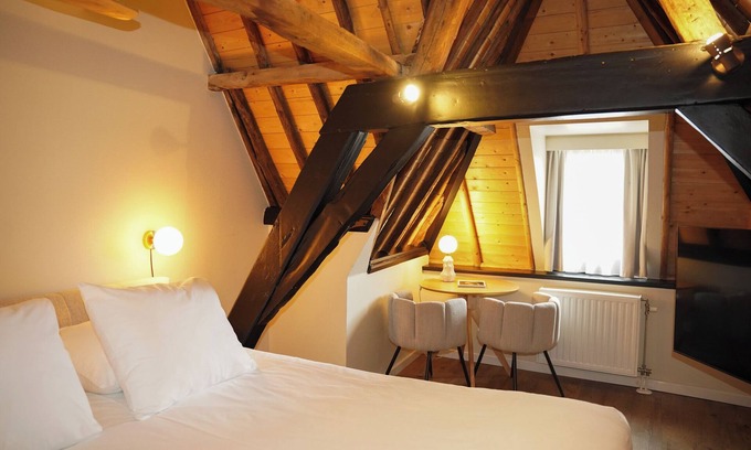 Delft Hotel | This hotel is a 1 bedroom(s), 1 bathrooms, located in Delft, Zuid-Holland.