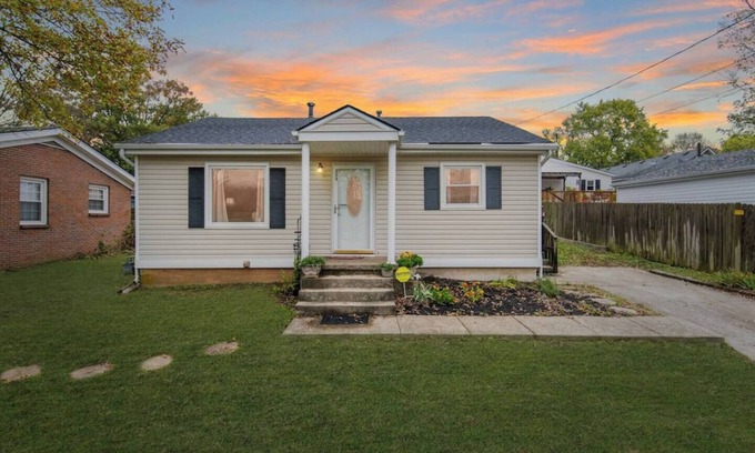 Georgetown House | This house is a 2 bedroom(s), 1 bathrooms, located in Georgetown, KY.