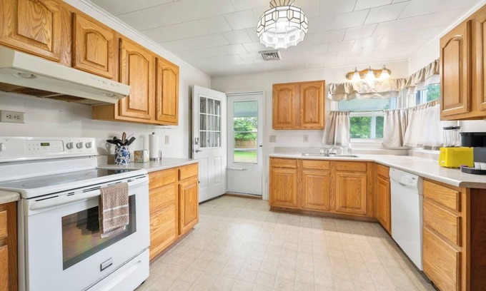Marlinton House | This house is a 3 bedroom(s), 1 bathrooms, located in Marlinton, WV.