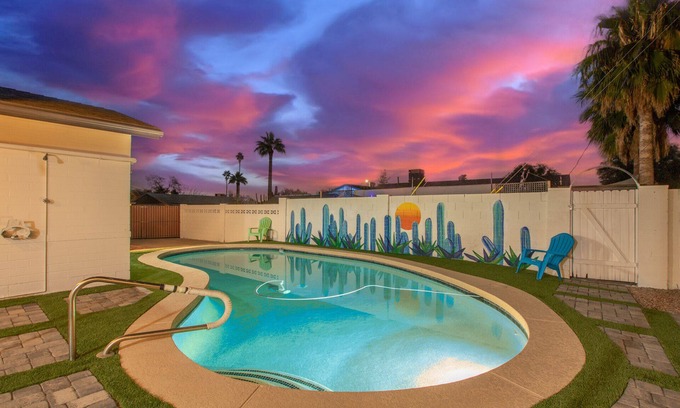 New Papago Parkway House | This house is a 4 bedroom(s), 2 bathrooms, located in Scottsdale, AZ.