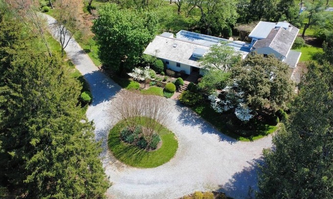 Rippon House | This house is a 6 bedroom(s), 6.5 bathrooms, located in Upperville, VA.