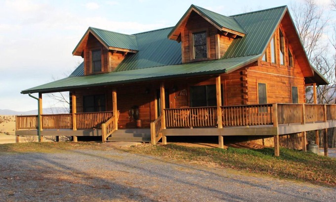 Luray Cabin | This property is located on a 65 acre farm on the Shenandoah River.