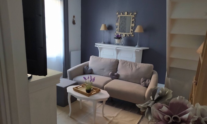 Equemauville Apartment | This residence in the heart of Honfleur is a great place to live.