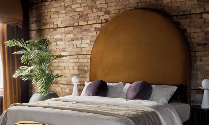 Stratford Hotel | This spacious flat is by far the most romantic suite in Hotel Julie—perfect for lovers.