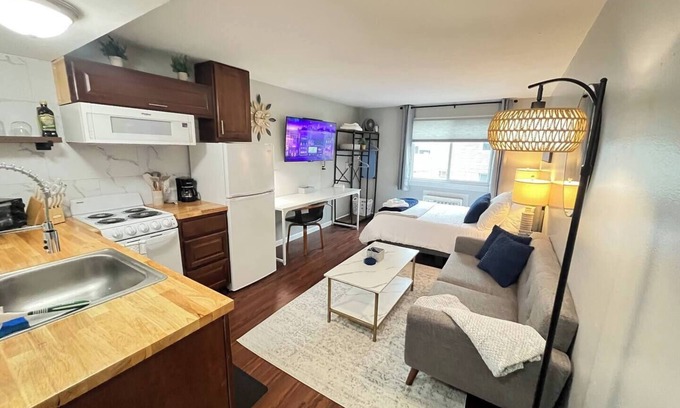 Syracuse Apartment | This tastefully appointed and nicely furnished studio is perfect for the traveling professional