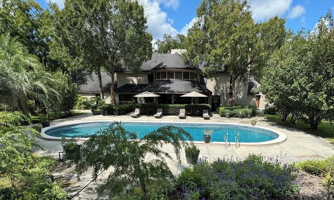 Fellowship House | This tranquil retreat accommodates 14 guests, pool, spa and concierge service.
