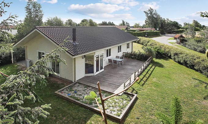 Frederikssund Municipality House | This well-maintained vacation home enjoys a beautiful location in Gerlev Strandpark, by Roskilde Fjo