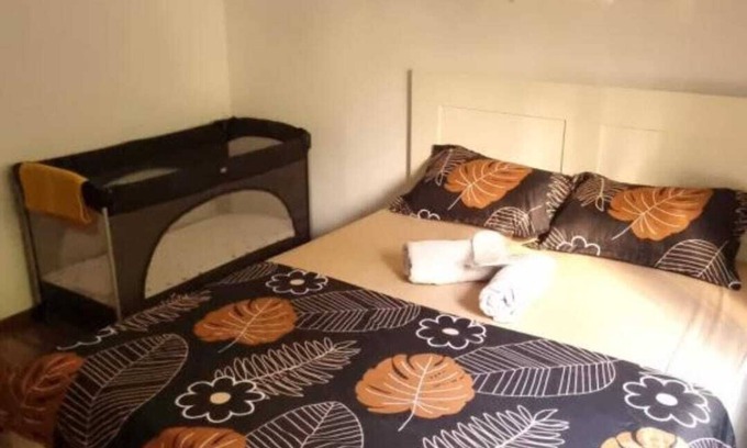 Bucharest Apartment | Thomas' place central & cozy -100m Park and Metro Tinerelului Bucharest