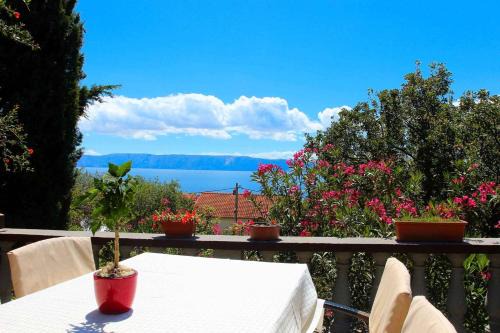 Povile Apartment | Three-Bedroom Apartment in Novi Vinodolski I