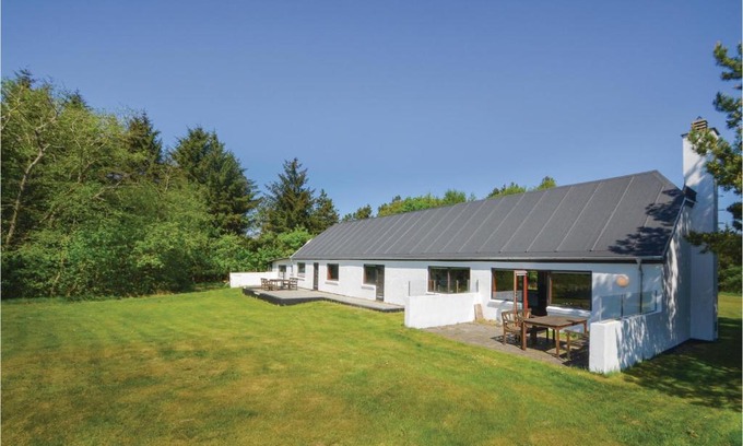 Frostrup House | Three-Bedroom Holiday Home In Frostrup