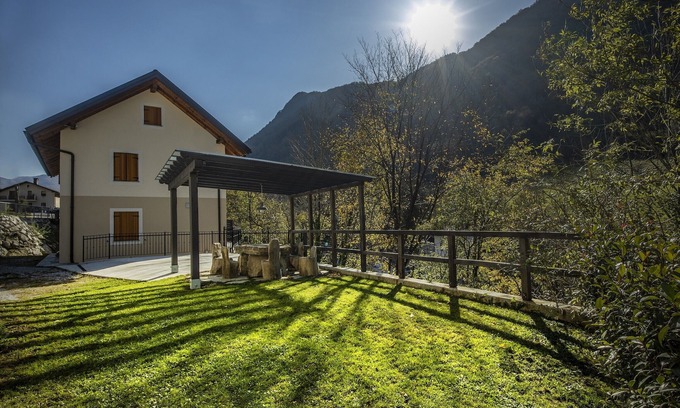 Tolmin Apartment | Three Bedroom RiverView Apartment with Balcony