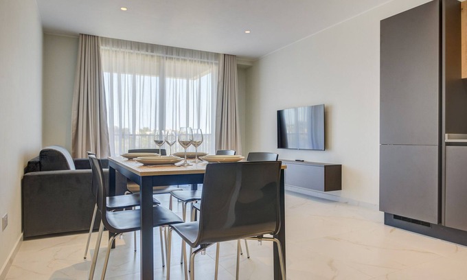 St. Andrew's Apartment | Three Bedroom Suite - Jacuzzi