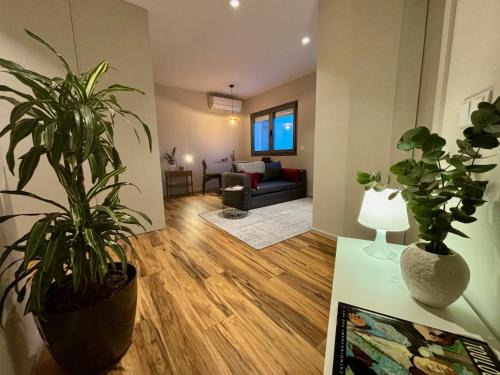 Guimaraes Apartment | Three Little Birds -RedBird