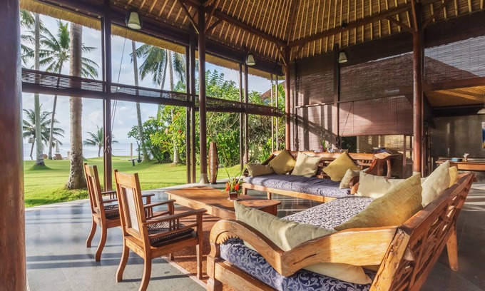 Candi Dasa Villa | Three oceanfront luxury villas with sauna and tennis court