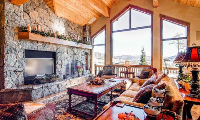 Three Peaks House | Three Peaks Mountain Lodge