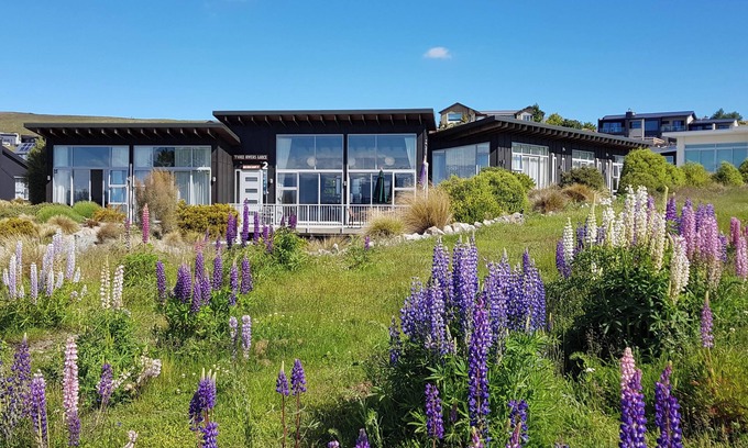 Lake Tekapo Cabin | Three Rivers Lodge