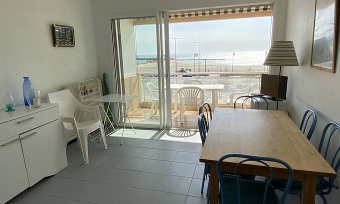 La Jetee Apartment | Three-room apartment classified 3* facing the sea Le Trident