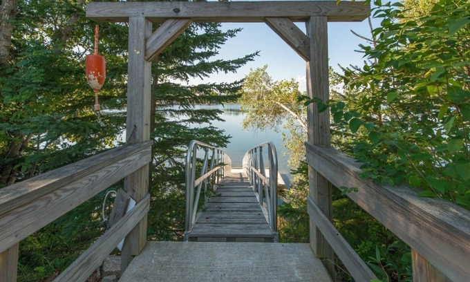 Boothbay Harbor Apartment | Three Schooners, an oasis just steps from downtown Boothbay Harbor