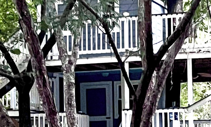 South Carolina Lowcountry Cottage | Three Story Treehouse Cottage Near Beach