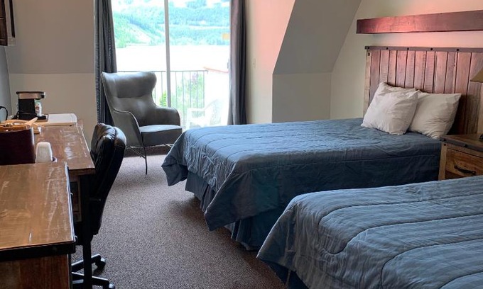 Revelstoke Hotel | Three Valley Lake Chateau
