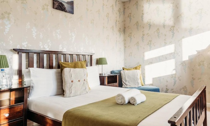 Howey Hotel | Three Wells B&B