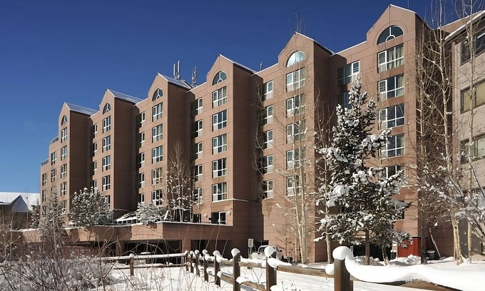 Mountain House Hotel | Thrilling Ski Experience! Four Units, Breakfast, Shuttle, Outdoor Jacuzzi!