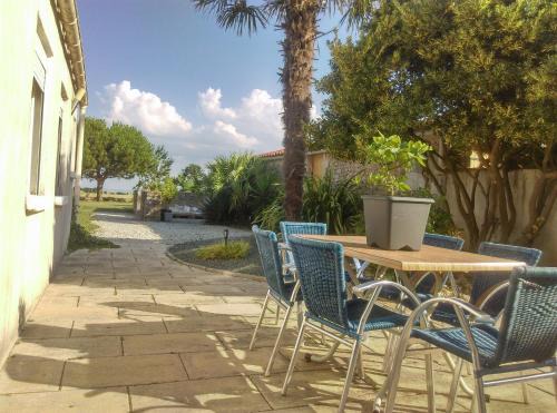 Saint-Just-Luzac House | Ti Kaz Auberge