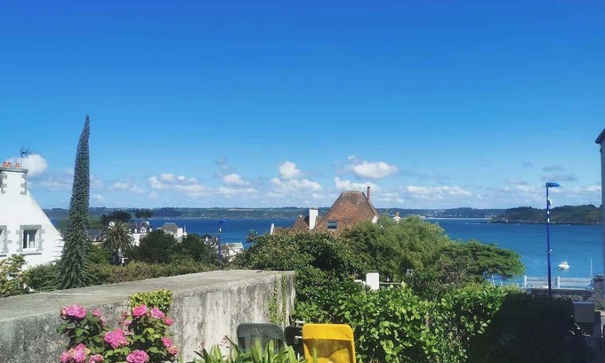 Locquirec House | Ti Laouen - cocooning house with sea view