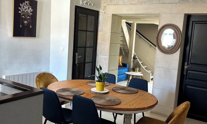 Centre Ville House | TI ST BARTH - Ideal home for telecommuters and professionals Niort 2-bedroom house
