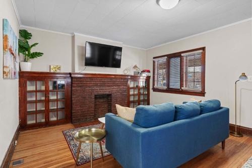 Clintonville House | Tibet Twins 2 Retreat for 6