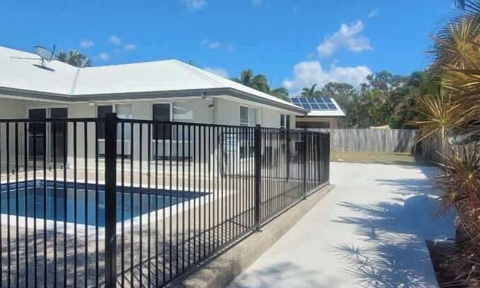 Agnes Water House | Tides Inn with Plunge Pool