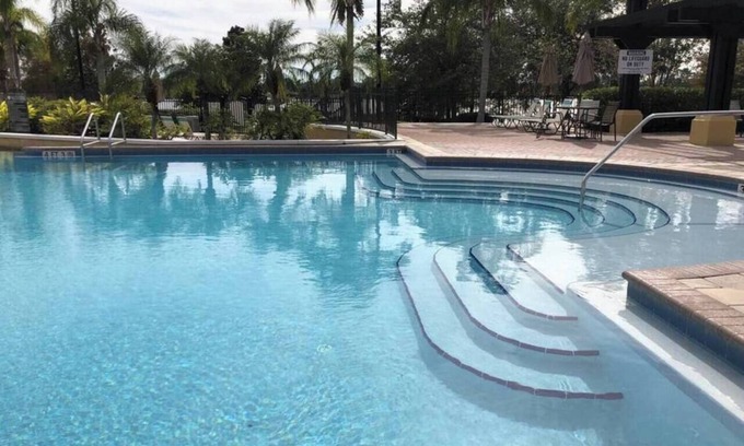 Florida Central Atlantic Coast Cottage | Tideview 20 · Walk TO Convention! Near Universal & Disney