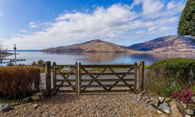Glenelg Cabin | Tigh Na Creig Lodge - Cosy Beachfront Escape